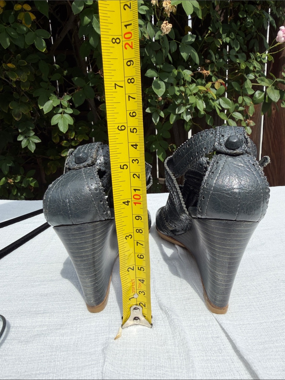 Balenciaga Leather Ankle Strap Wedge Sandals.size 37 1/2 - Picture 9 of 17